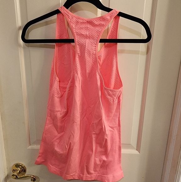 NWT Fabletics workout tank size large neon pink - Picture 4 of 4